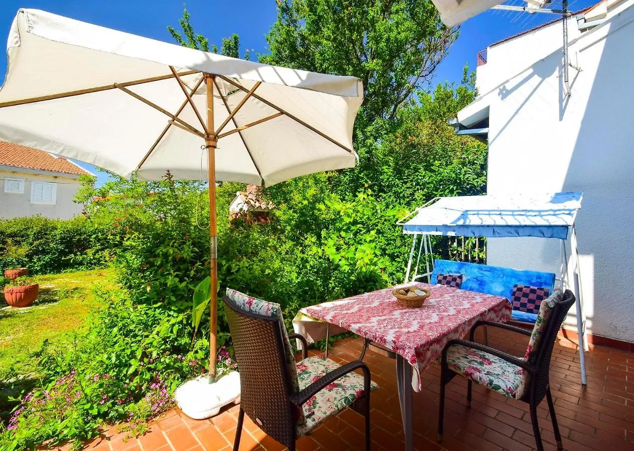 Holiday House Mira Starigrad Paklenica 0*,  Chorvatsko