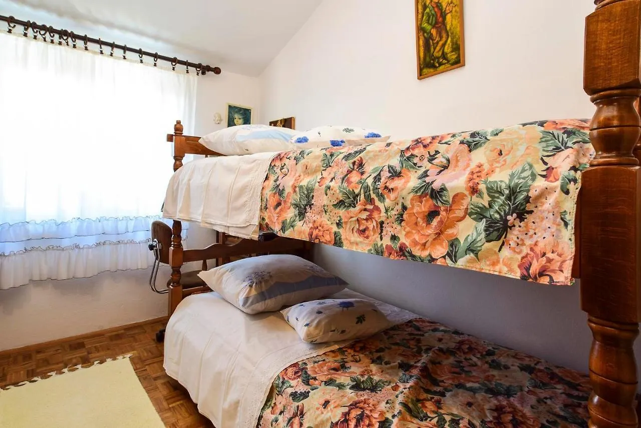 Holiday House Mira Starigrad Paklenica